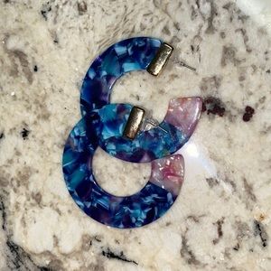 SEASIDE VIBE TORTOISE SHELL HOOPS